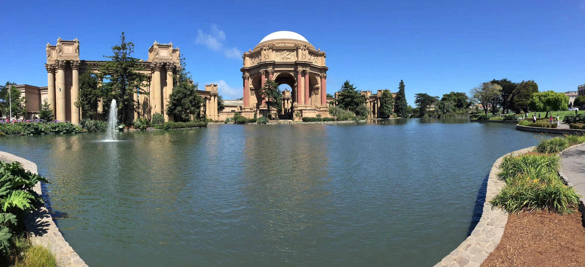 Palace of Fine Arts and lagoon in the Marina District of San Francisco